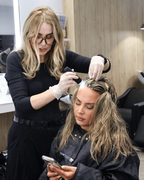  Nioxin Dermabrasion Scalp treatment on client at Headmasters